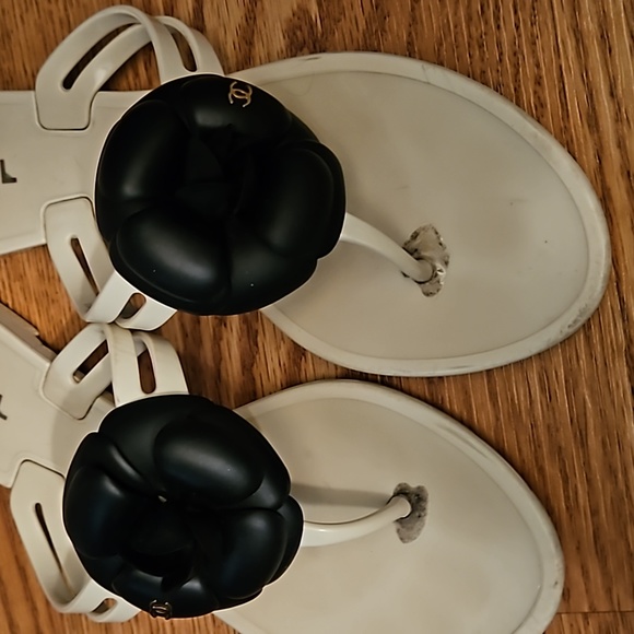 Chanel Camelia flip flops - Picture 3 of 5